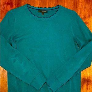 Emerald sweater navy-tipped scalloped collar